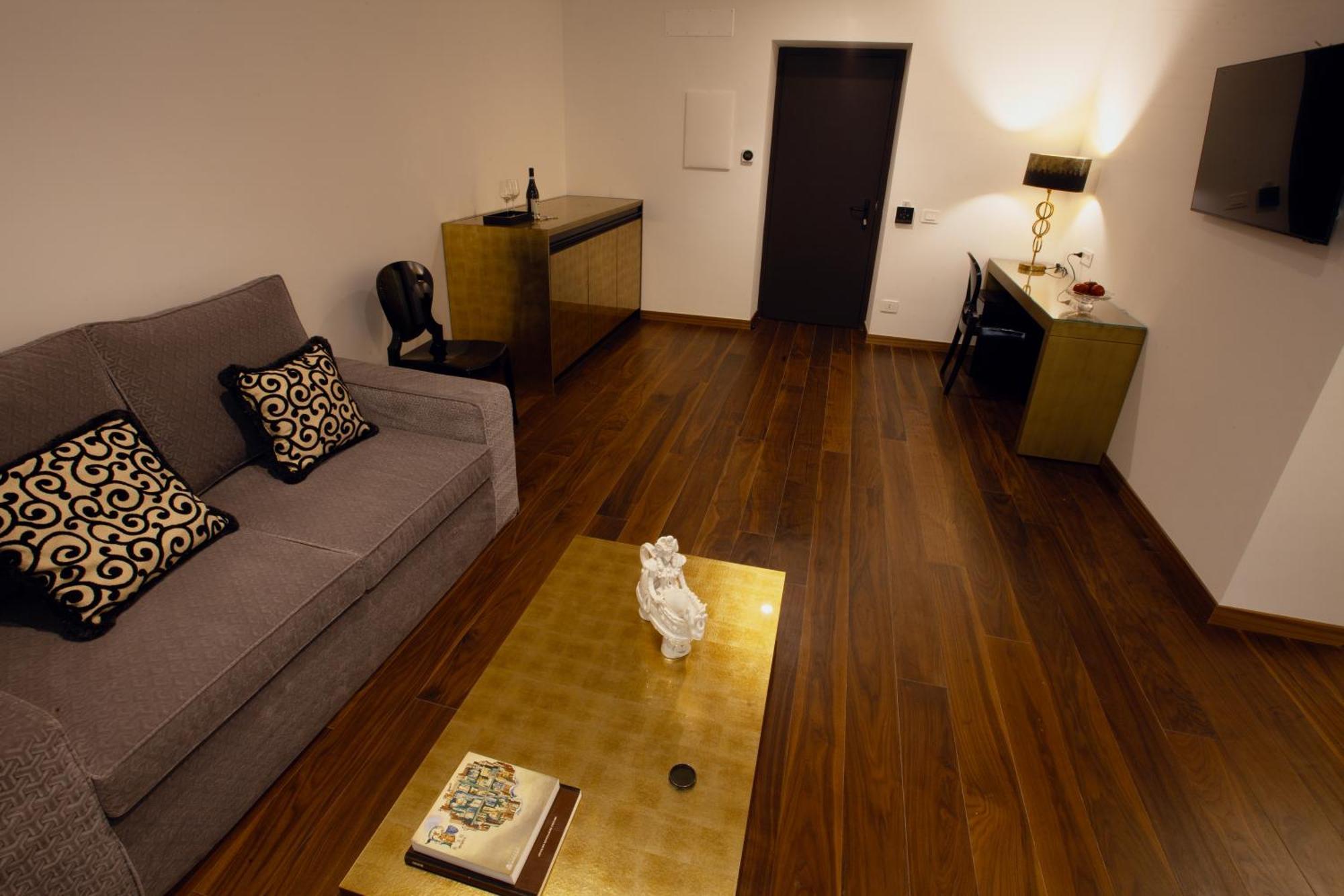 Palazzo Cartari Hotel 4*